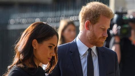 Príncipe Harry Y Meghan Markle Envueltos En Una Persecución De Autos Casi Catastrófica