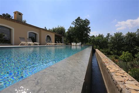 Prix et tarif dune piscine à débordement Piscine a debordement