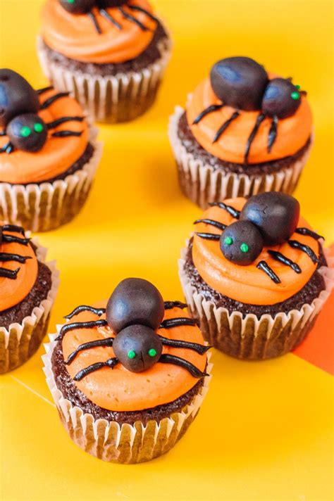 Spider Cupcakes Perfect For Your Next Halloween Soiree Seelindsay