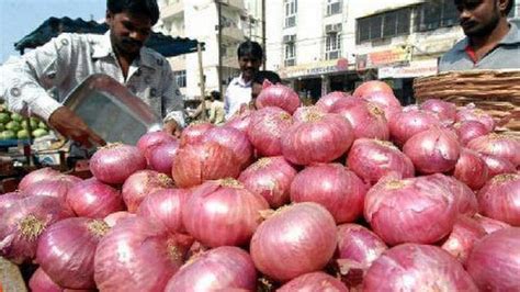 Onion Prices Skyrocket To Rs Kg In Delhi The Hindu Businessline