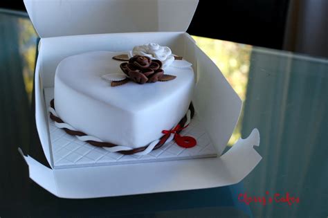 Cherry's Cakes: 6th Yr Anniversary Heart Cake