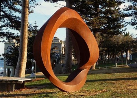 L Acciaio Di Corten Ha Arrugginito Sculture Del Giardino Del Metallo