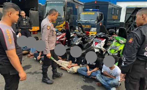 Polisi Ringkus Anggota Gangster Di Cibinong Sita Sajam Hingga Jimat