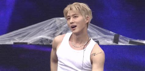 엘라 on Twitter its an honor to present rapbeat hanbin in white tank top