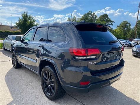 Rhino Clearcoat Jeep Grand Cherokee With 95246 Miles Available Now Used Jeep Grand Cherokee