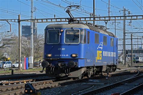 Re 420 504 3 der WRS durchfährt am 23 02 2023 den Bahnhof Pratteln