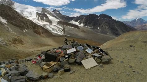 La Sociedad de la Nieve qué pasó con los restos del avión y qué hay