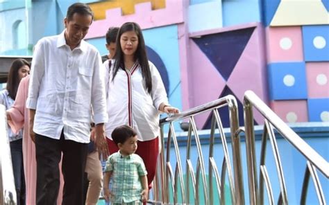 Saat Presiden Jokowi Ajak Cucu Ngabuburit Ke Dufan Kumparan