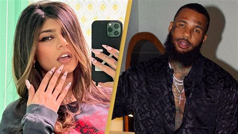 news mia khalifa shares cryptic instagram message   game