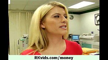 Muéstranos algo de coño te daré dinero en efectivo 4 XVIDEOS