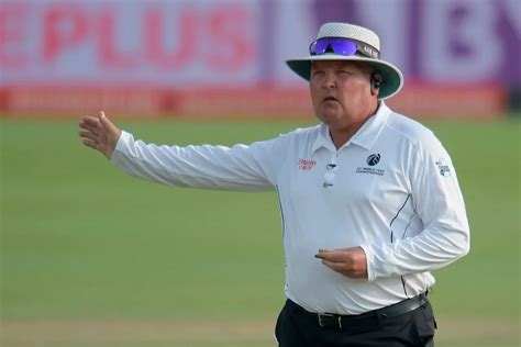 Umpire Marais Erasmus announces retirement