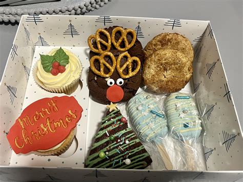 Some christmas bakes for my work friends : r/Baking