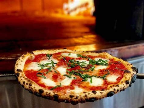 Best Pizza in Naperville | Places to Eat in Naperville