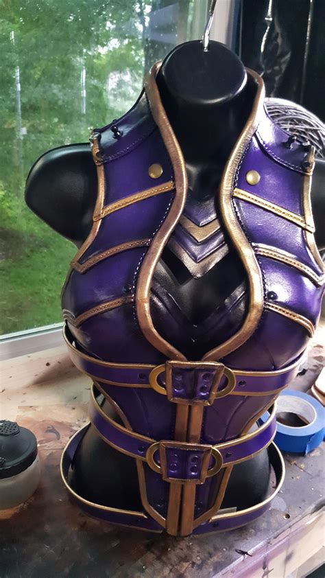 Quick glimpse at the Syndra suit, currently being crafted (2018 ...