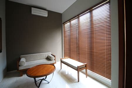 5 Alasan Memilih Wooden Blinds Atau Tirai Kayu Untuk Rumah Anda