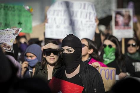 La Jornada Agreden a fotógrafo en marcha contra la violencia de