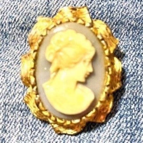 Vintage Cameo Brooch Vintage Jewelry Etsy