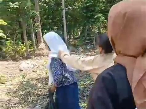 Viral Siswi SMP Di Buteng Dianiaya 3 Remaja Wanita Usai Pulang Sekolah