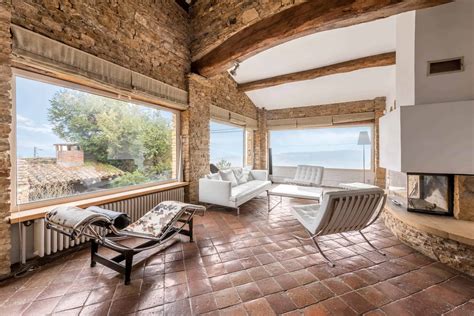 15 Beautiful Mediterranean Living Room Designs You'll Love
