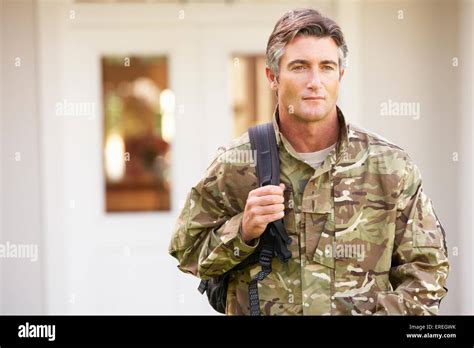 Soldier Returning To Unit After Home Leave Stock Photo - Alamy