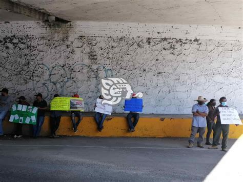 Protestan por altos cobros de grúas en Nogales bloquean avenida