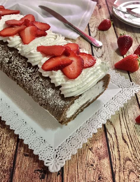 Rotolo Al Cioccolato Con Panna Semplice Cucinare Con Giulia