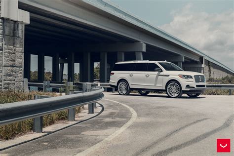 LINCOLN NAVIGATOR - HYBRID FORGED SERIES: HF6-5 - Vossen Wheels