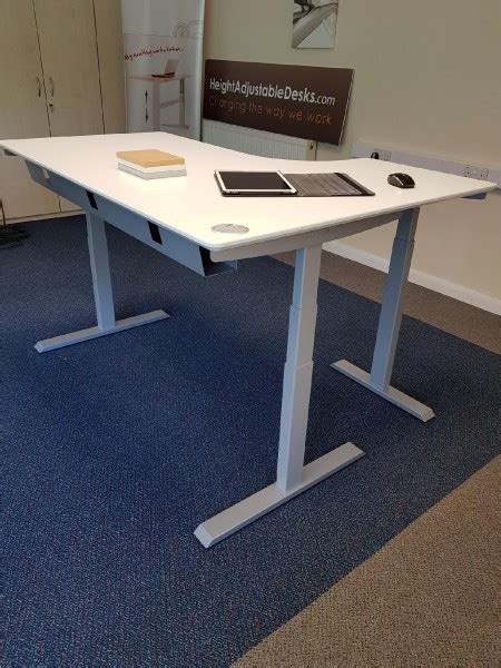 Corner Radius Style Height Adjustable Standing Desks Linak