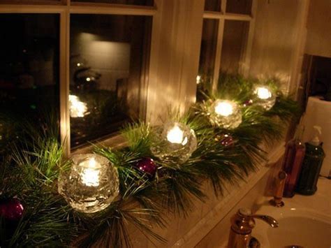 20+ Bay Window Christmas Decorating Ideas – The Urban Decor