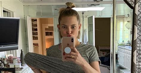 Kate Hudson Shows Off Her Amazing Body In A Cute Long Sleeve Bikini