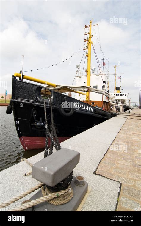 Tugboat Stock Photo Alamy