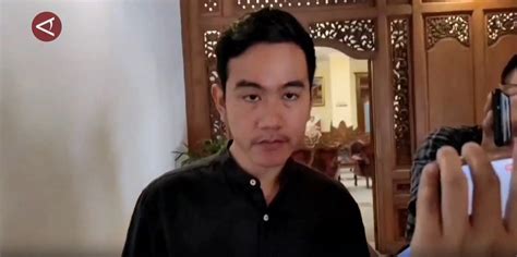 Almas Dan Gibran Tak Hadiri Sidang Perdana Gugatan Wanprestasi Video