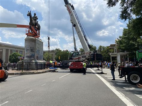 Stonewall Jackson Statue Removed From Its Pedestal On Richmonds Monument Avenue Wric Abc 8news