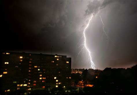 Pogoda W Kujawsko Pomorskiem Gwa Towne Burze Ulewne Deszcze Z Gradem