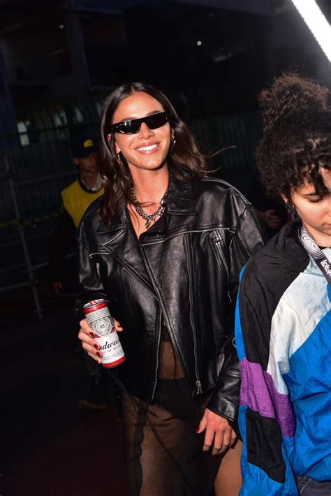 Foto Lollapalooza Bruna Marquezine Compareceu Ao Dia Marcado