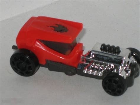 Киндер сюрприз Hot Wheels Hot Rods 2014 автомобиль FF 179 покупайте