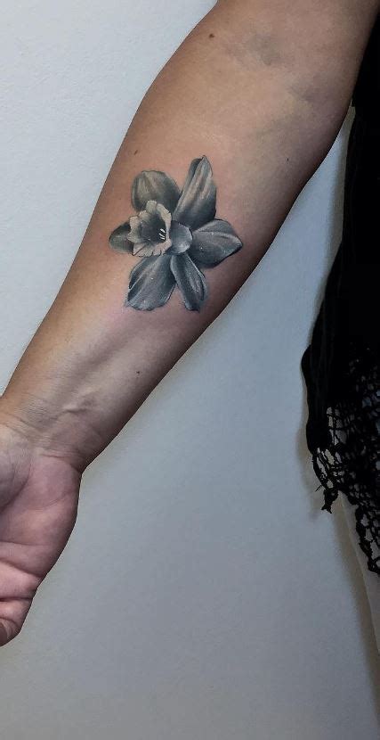 50 Meaningful Narcissus Flower Tattoos: Symbolism, Designs, and ...