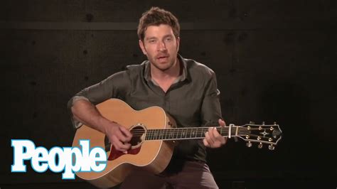 Brett Eldredge Performs Beat Of The Music People Youtube