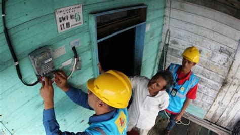 Program Pln Di Sumbar Bantu Nyalakan Sambungan Listrik Rumah Warga