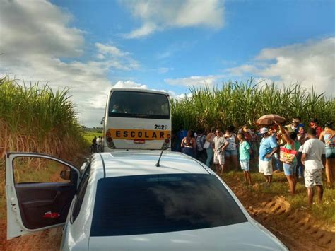 Nibus Atola E Deixa Moradores Do Povoado Oiteiros No Meio Do Caminho