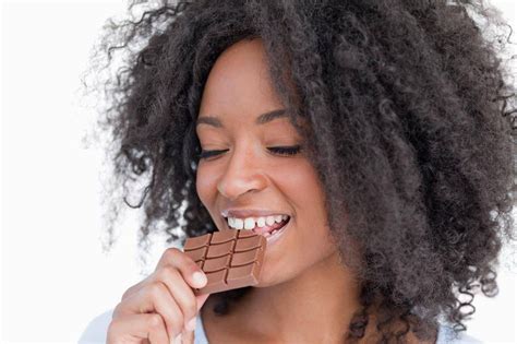 Chocolate Quatro benefícios que esse doce pode trazer para você O