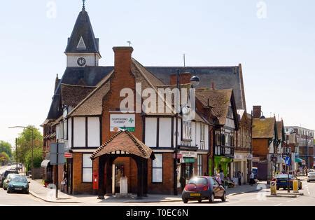 High street Loughton Essex Stock Photo: 61412146 - Alamy