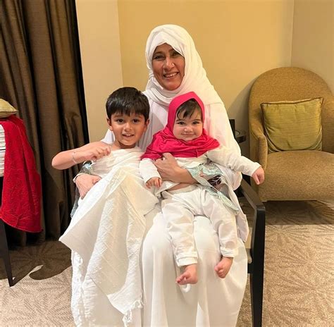 sania mirza pictures  family  khana kaaba makkah reviewitpk