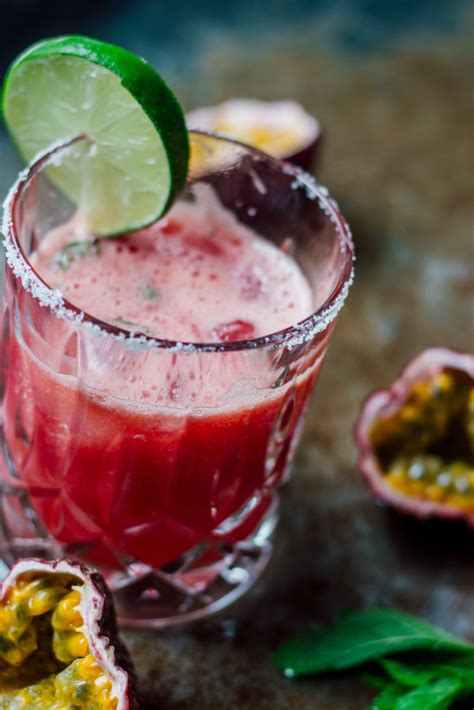 Wassermelonen Maracuja Margarita Um Den Tisch