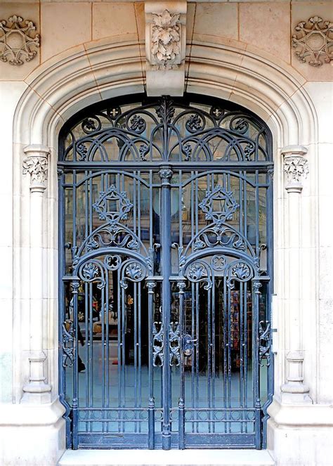 Barcelona Passeig De Gr Cia F Old Doors Iron Doors Beautiful