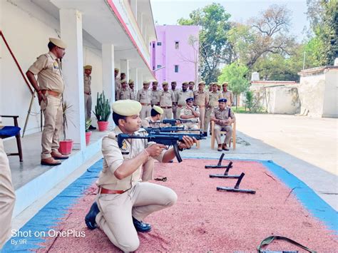 Bhadohi Police On Twitter प्रशिक्षण के प्रथम दिन श्री राजेश भारती