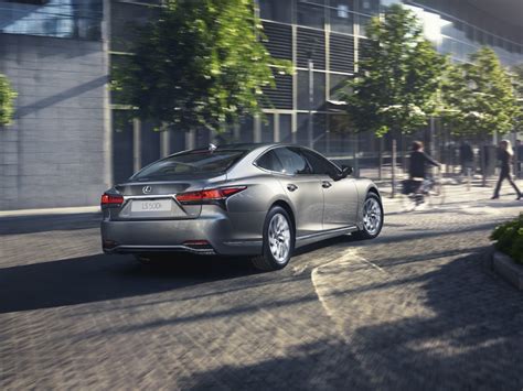 Next Level Safety Technology | Lexus Europe