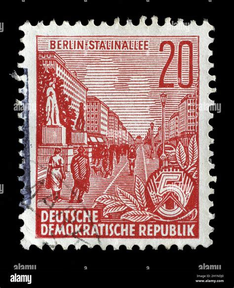 Briefmarke Gedruckt In Der Ddr Zeigt Stalin Allee Mit Inschrift Berlin