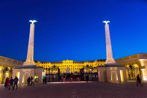 Schonbrunn Palace Christmas Market | Delicious Food & Shopping Stalls