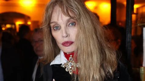 Arielle Dombasle Sa Chanson Pour Les Jeux Olympiques Fait Le Buzz